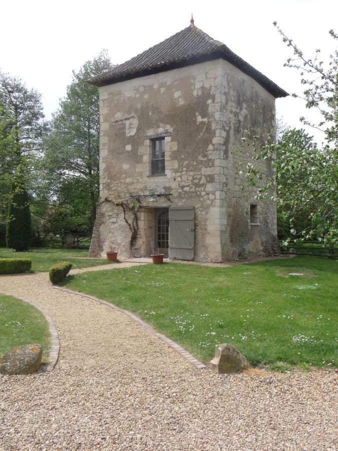 Villa La tour du grand Boust à Longué Extérieur photo